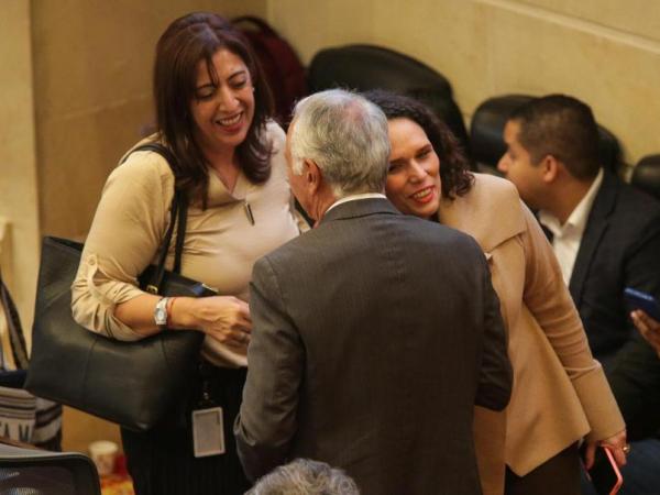 El ministro de Salud, Guillermo Jaramillo y la ministra de transporte, María Constanza García