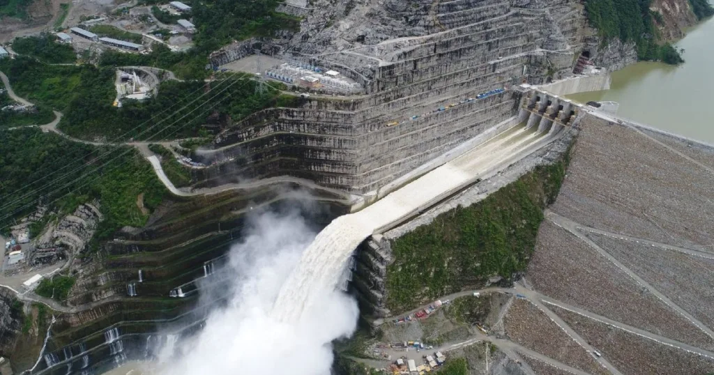 Absuelven a 21 funcionarios de Hidroituango