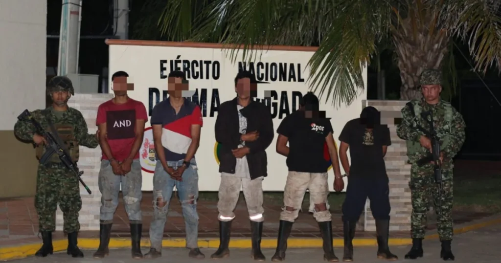 Capturan a 9 integrantes de grupo armado y rescatan a dos ni