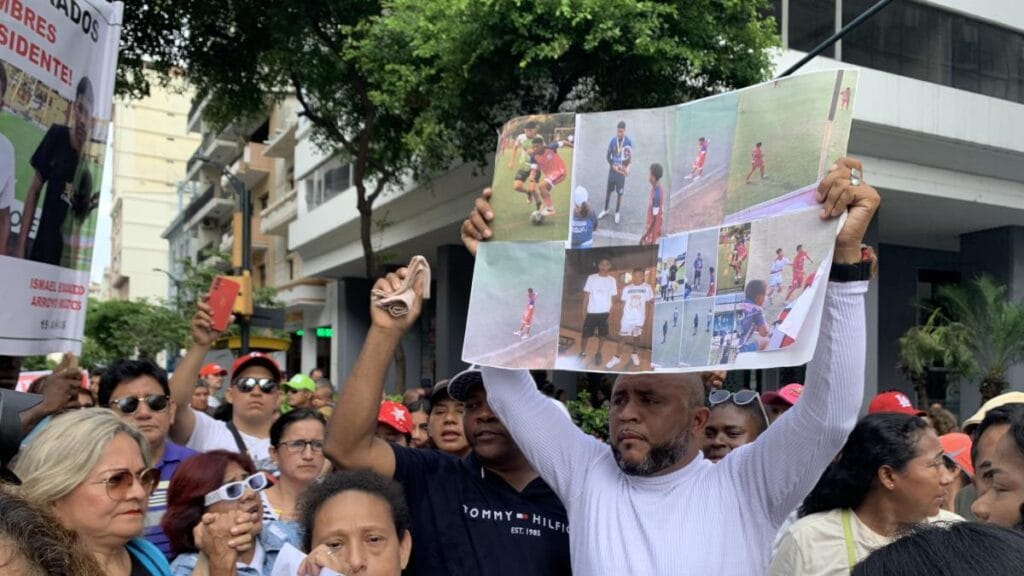 Cuerpos hallados calcinados corresponden a menores desaparecidos tras operativo militar en Ecuador