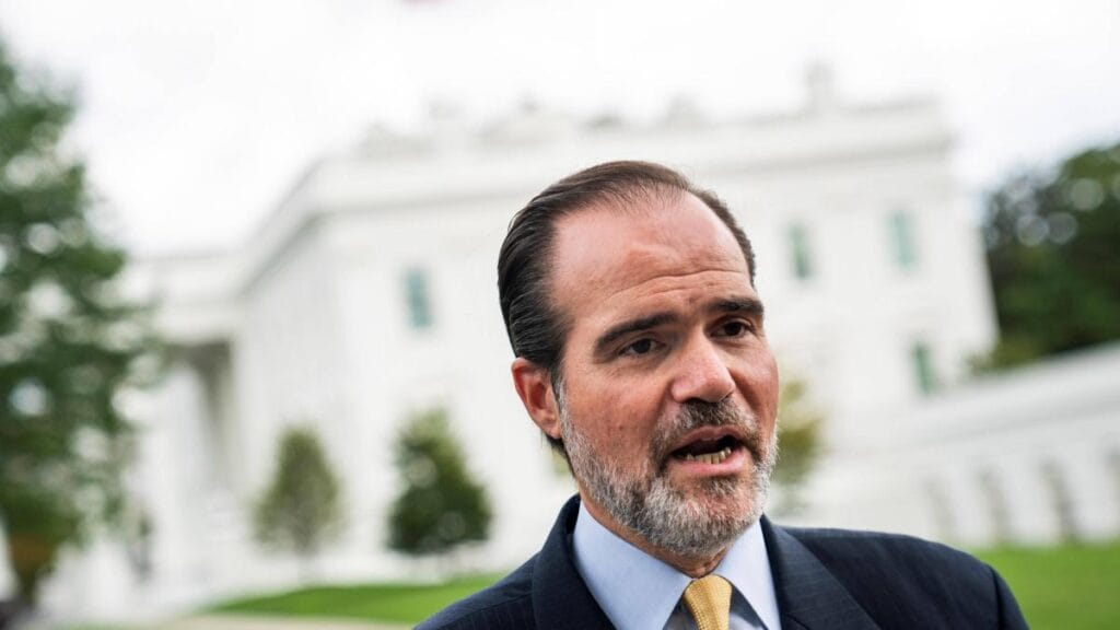 Donald Trump nombró al polémico Mauricio Claver-Carone como el encargado para América Latina