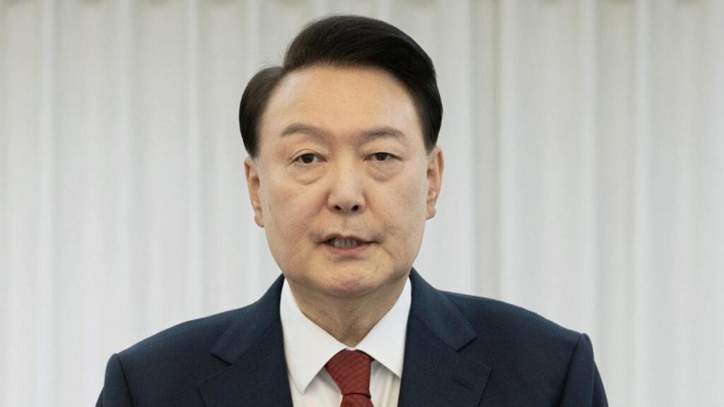 El Parlamento destituyó al presidente surcoreano por haber declarado la ley marcial