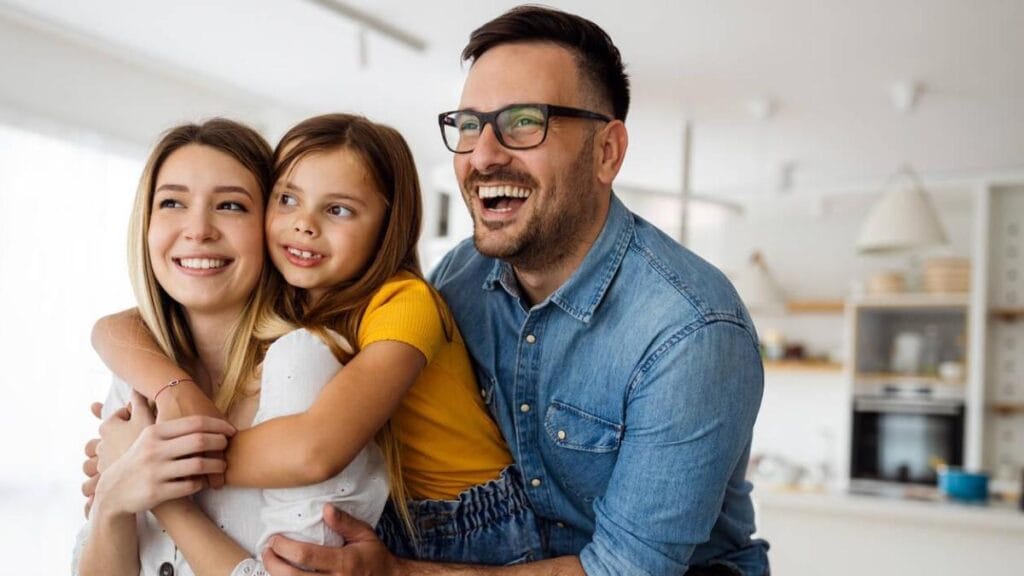 El secreto para criar hijos emocionalmente fuertes, según una psicóloga