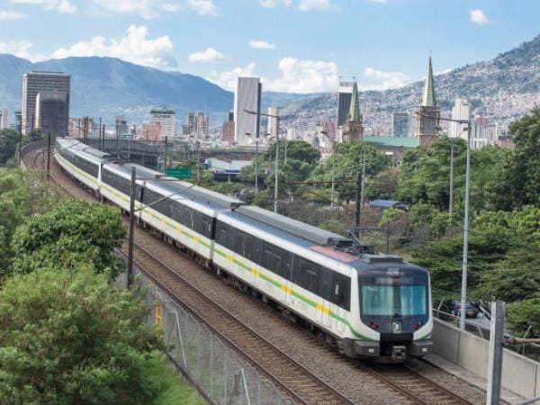 Española CAF suministrará unidades de metro en Medellín y Santiago por más 200 millones | Infraestructura | Economía