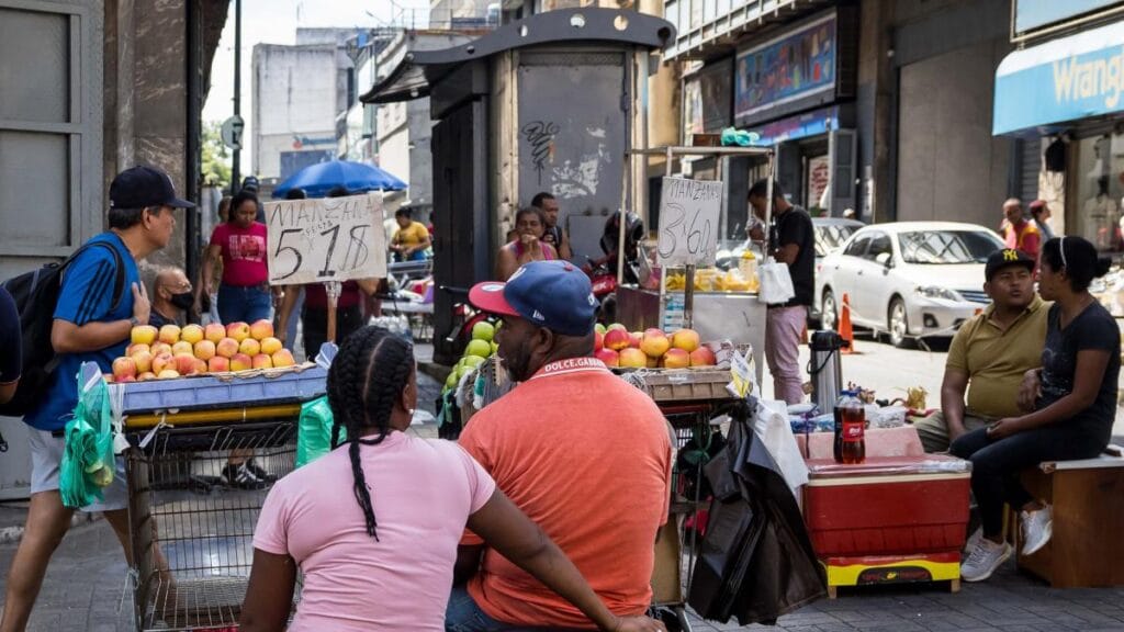 La economía de Venezuela, entre las que más crecería en 2025, ¿por qué la crisis política puede impedir el avance?