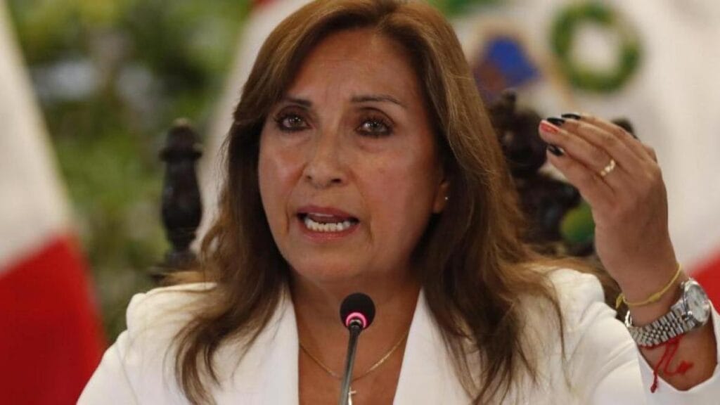 La presidenta de Perú admite que se sometió a una cirugía que no hizo pública