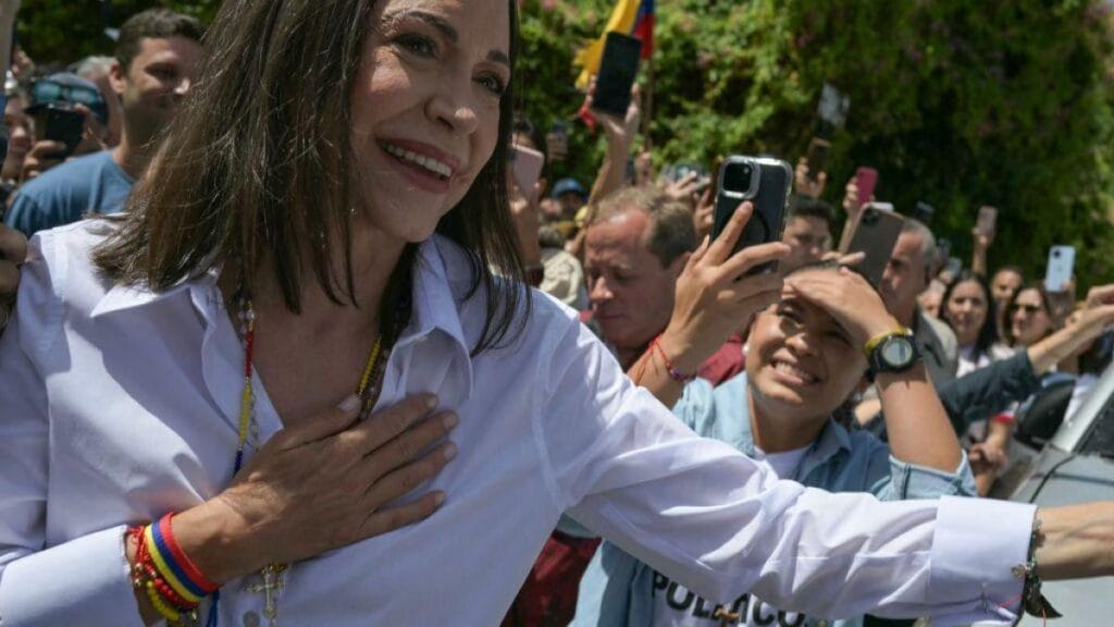 María Corina Machado denuncia nuevo hostigamiento del Sebin frente a la casa de su madre