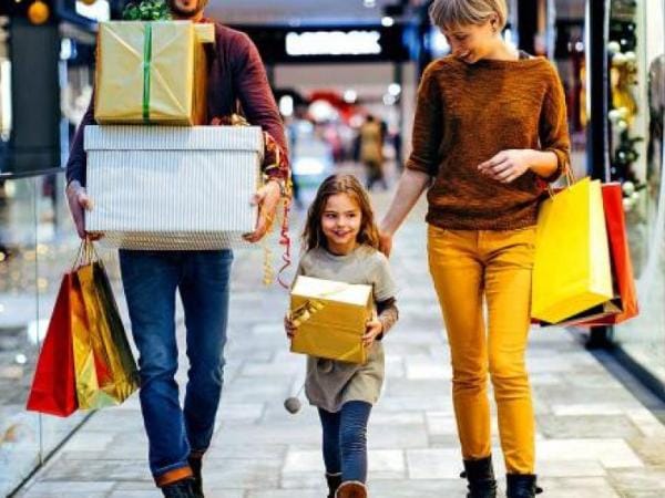 Tiendas físicas, preferidas para hacer compras navideñas | Negocios