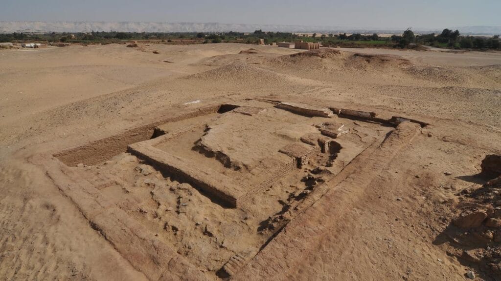 Una iglesia en el desierto egipcio revela prácticas funerarias cristianas primitivas