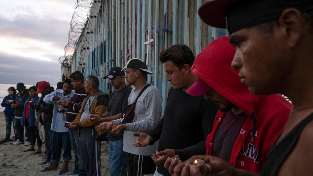 Volverá la detención de familias migrantes en Estados Unidos, la dura advertencia del 'zar de la frontera'