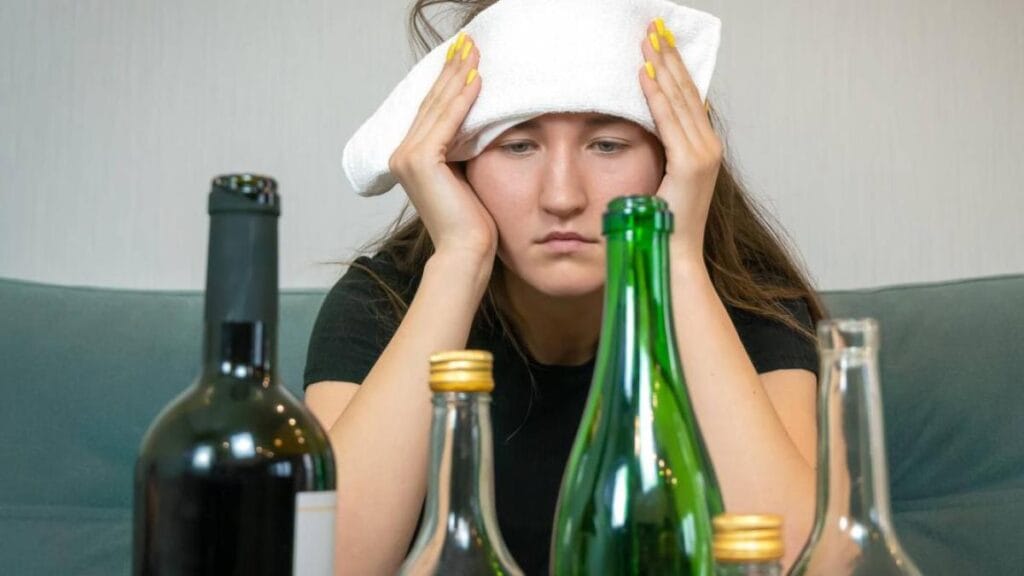 ¿Consumió alcohol en Navidad? Esto debe hacer para mejorar los síntomas de resaca