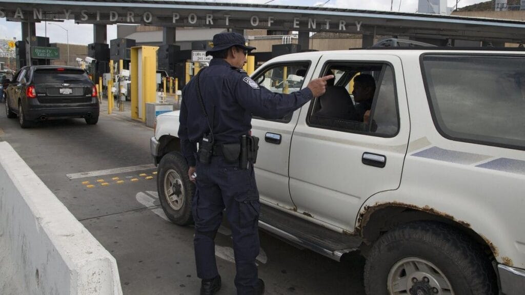 ¿Cuál es el mejor puerto para pedir la cita de CBP One? ChatGPT responde