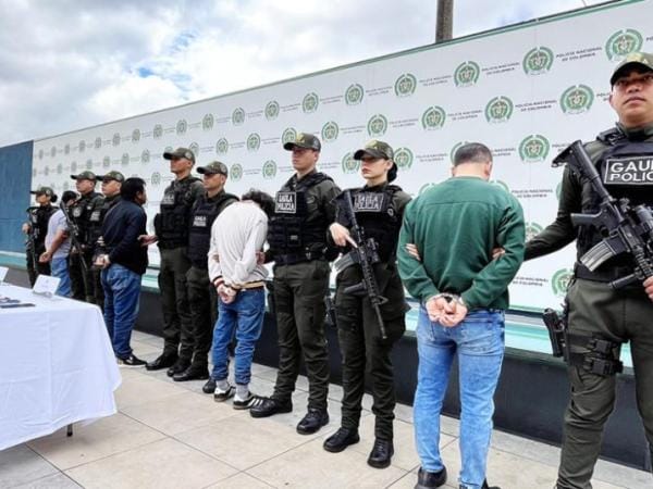 Capturaron a cinco extorsionistas en Bogotá: así engañaban a sus víctimas | Regiones | Economía