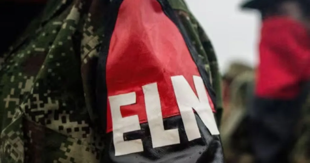 ELN quema un camión de alimentos en la vía Pereira