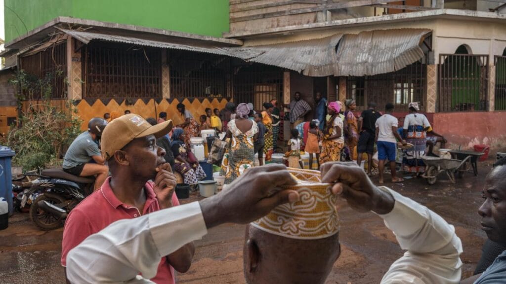El ciclón en el archipiélago francés expone el resentimiento hacia los inmigrantes