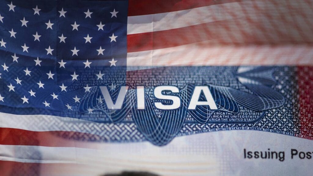 El cónsul le responde / ¿Reducirá Estados Unidos los tiempos de espera para visas en 2025?