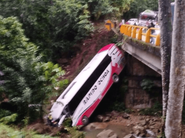 Lo que se sabe del accidente de bus en la autopista Medellín - Bogotá | Regiones | Economía