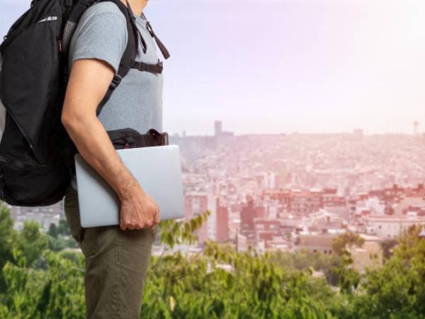 Los tres perfiles digitales que tendrán mayor demanda en 2025 | Empleo | Economía