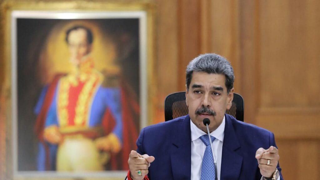 Nicolas Maduro, el 'hijo de Chávez’ que bate récords al atornillarse en el poder en Venezuela