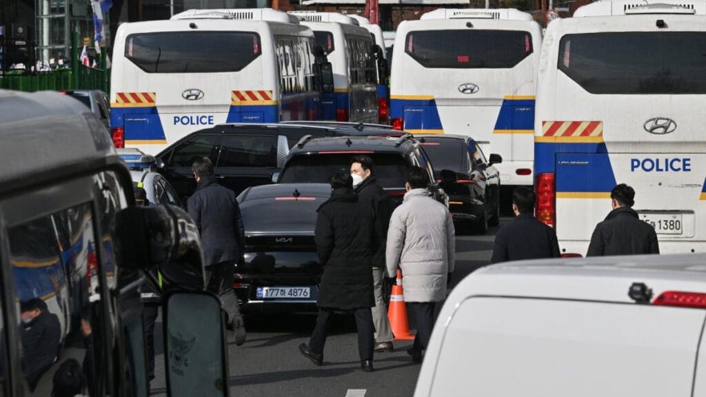 Se agrava la crisis política en Corea del Sur tras el intento fallido de arrestar al presidente Yoon