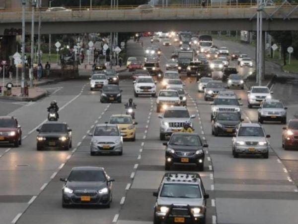 Tome nota: todas las tarifas del SOAT de motos, carros y camionetas en 2025 | Vehículo | Negocios