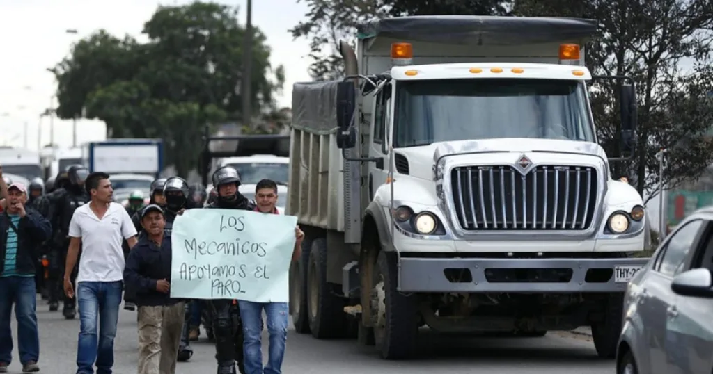 Transportadores aseguran que un nuevo paro "está cerca"