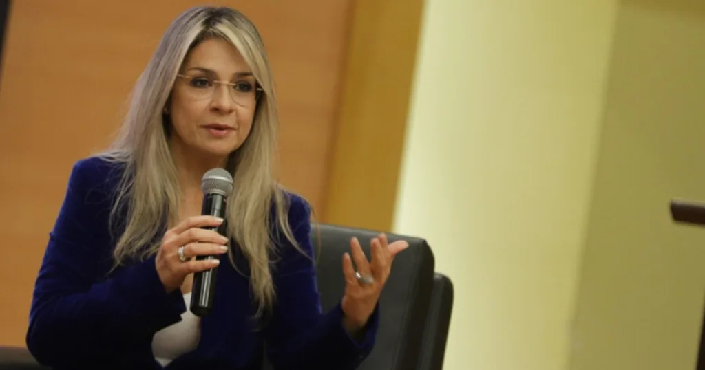 Vicky Dávila presentará a sus asesores económicos