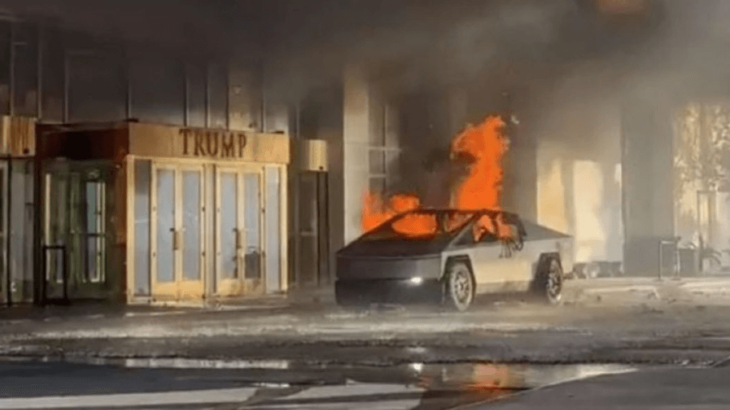 Videos muestran al conductor del Cybertruck en una estación de carga antes de la explosión