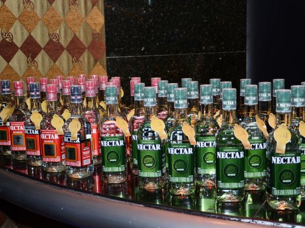 Aguardiente Néctar Rojo y Néctar Verde