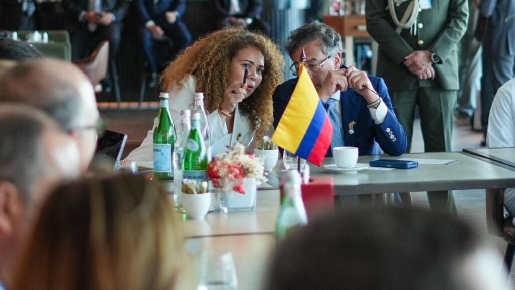 Avanza megaproyecto de inteligencia artificial que grupo empresarial árabe hará en Colombia