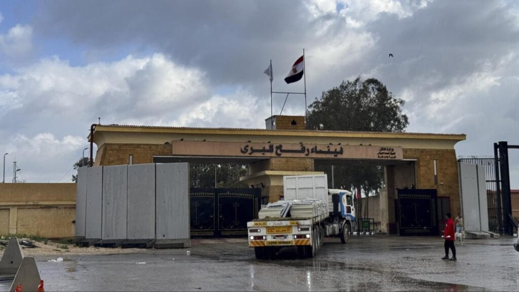 Entran a Gaza las primeras 12 casas prefabricadas de las 60.000 exigidas para la tregua