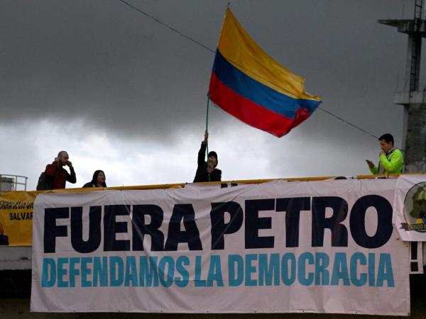 Críticos de Petro