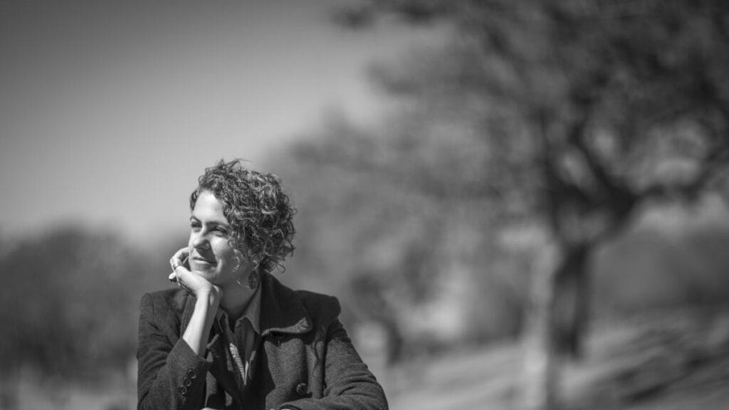 Entrevista con la escritora peruana Katya Adaui, autora de 'Un nombre para tu isla'