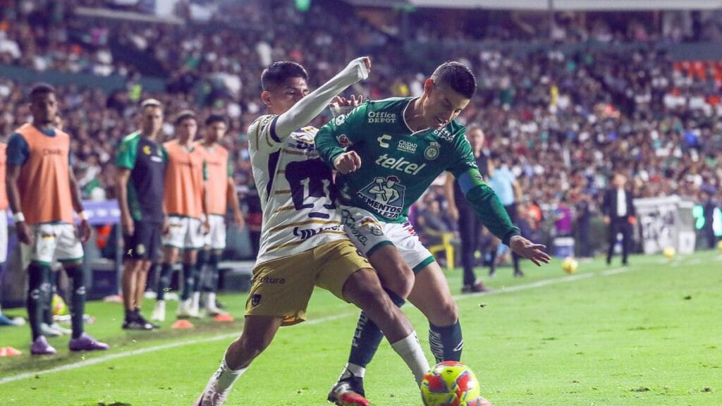 James Rodríguez exhibe un pase de lujo, de tres dedos, pero León perdió en casa contra Pumas: video
