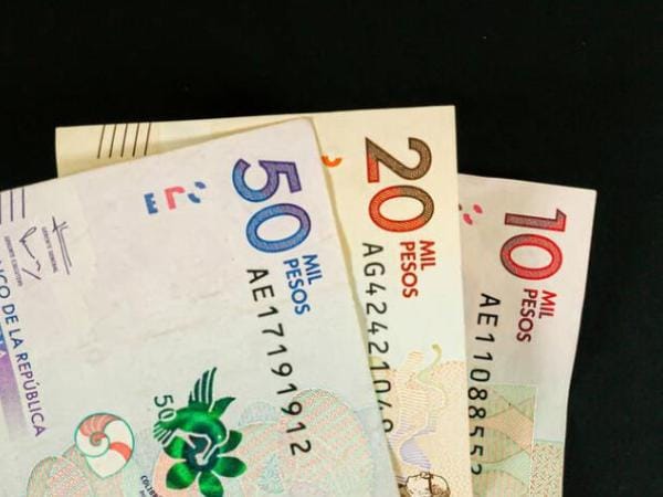 La historia del voluntario ‘error’ ortográfico de los billetes colombianos | Finanzas | Economía