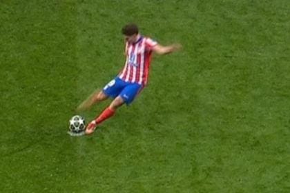 Polémica: ¿Julián Álvarez tocó dos veces el balón en su penalti contra Real Madrid? VAR lo anuló | Champions League
