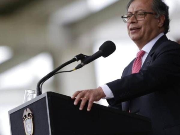 Presidente Petro convocará a consulta popular para definir reformas laboral y de salud | Gobierno | Economía