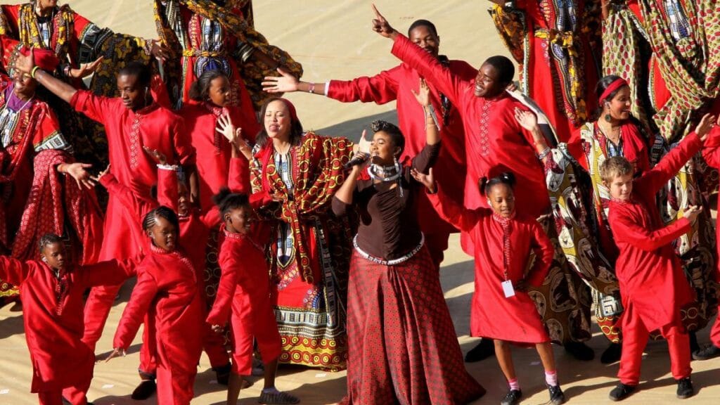 la cantante sudafricana que le canta a su generación del Apartheid