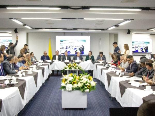 Consulta popular: gobierno Petro radicaría la solicitud en el Congreso el próximo 21 de abril de 2025 | Gobierno | Economía