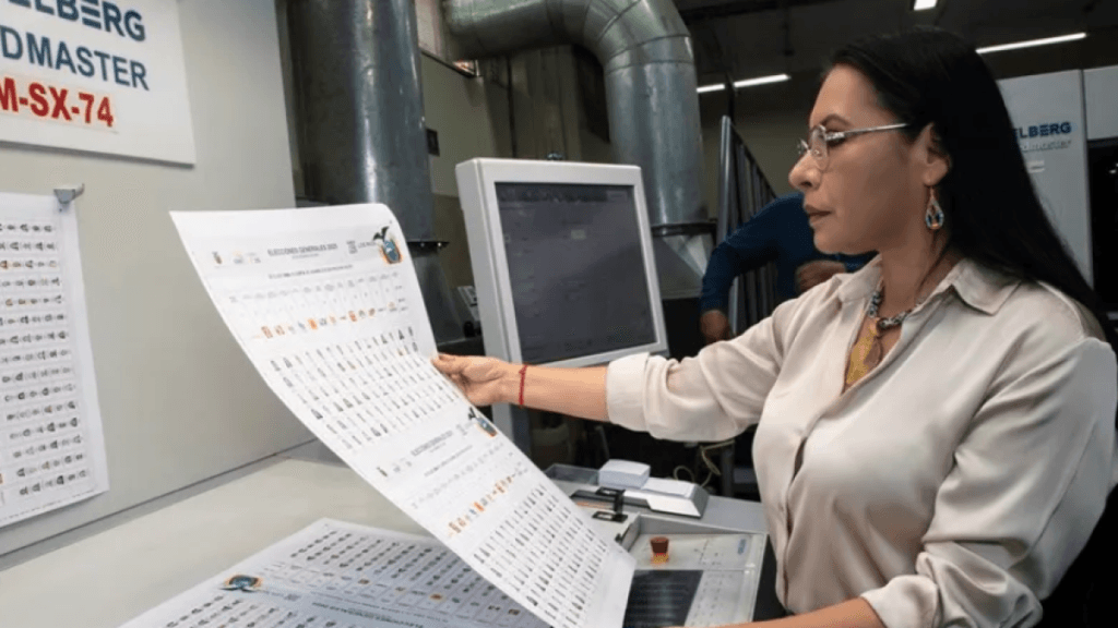 Ecuador denuncia sustracción temporal de material electoral de la segunda vuelta de residentes en Venezuela