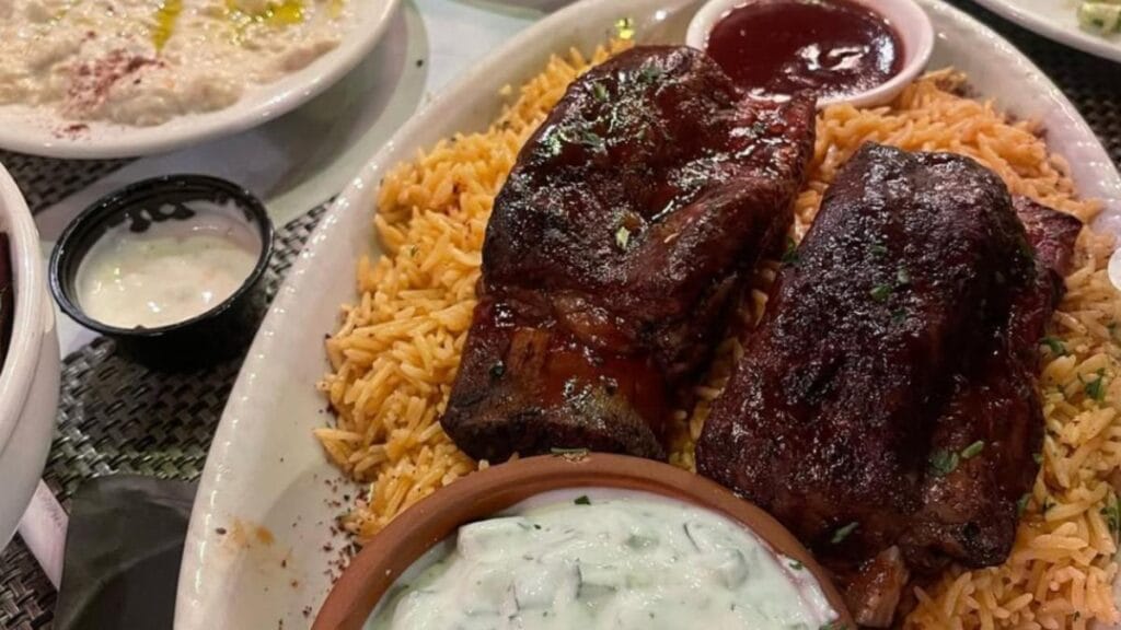 Este restaurante es furor en Chicago por su fusión entre barbacoa y comida exótica