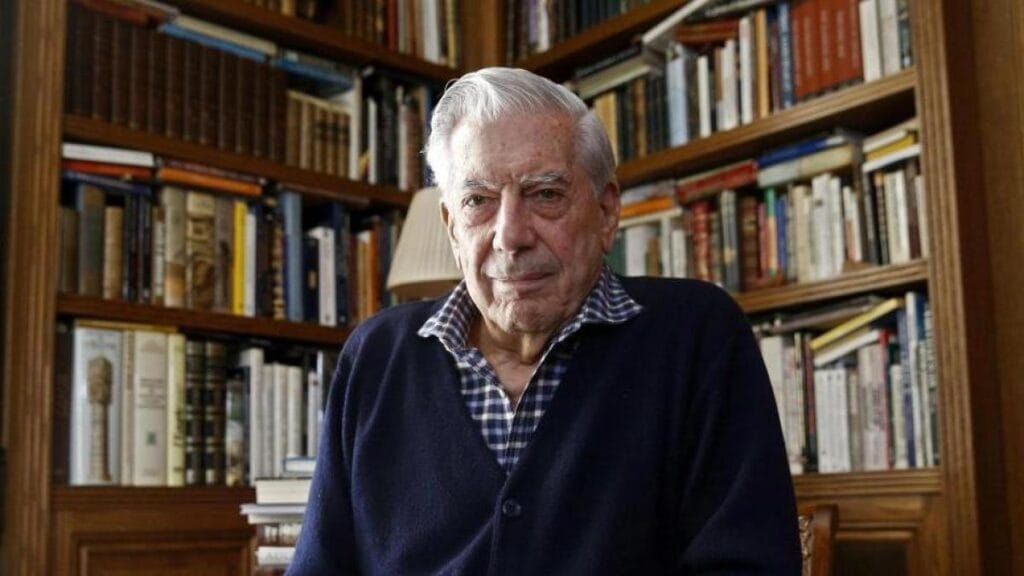 La política, la otra gran pasión del Nobel peruano