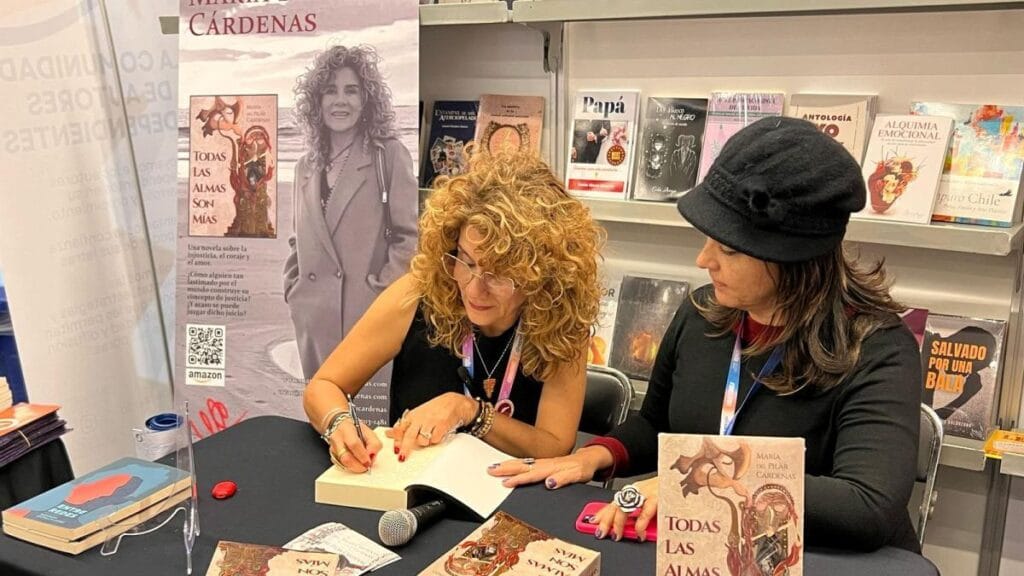 María del Pilar Cárdenas expone las fallas de Colombia desde el exilio