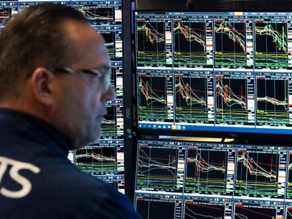 Mercados al vaivén: dólar bajó $65 y la bolsa se golpea 3,41% | Finanzas | Economía