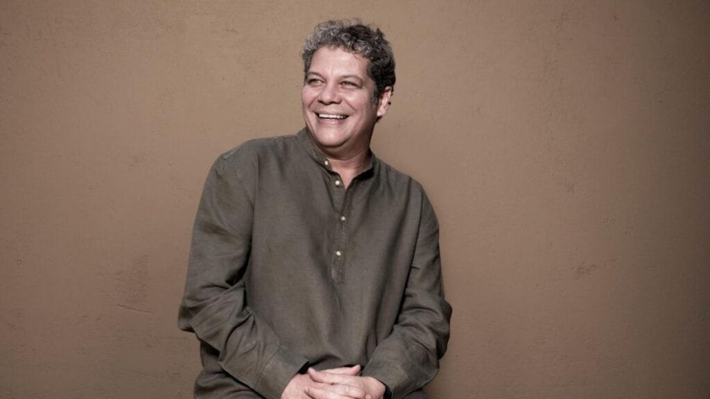 arranca su gira por Colombia y España