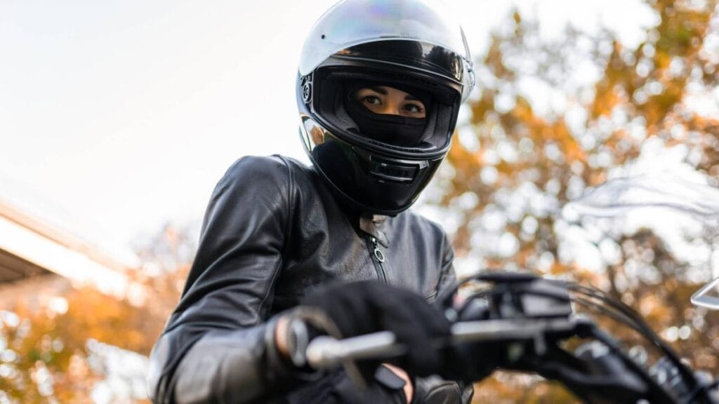 es buscado por la policía