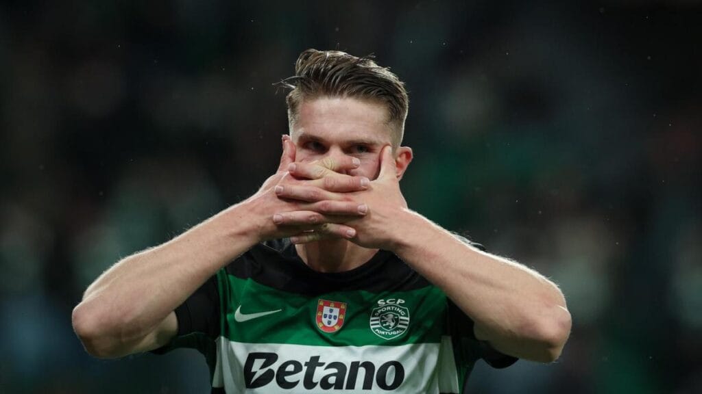 ¿Quién es el goleador de la máscara que toda Europa quiere fichar? El delantero con cifras sorprendentes