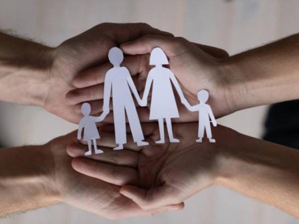 Cada vez hay menos integrantes en las familias colombianas y se abren desafíos para la economía | Empleo | Economía