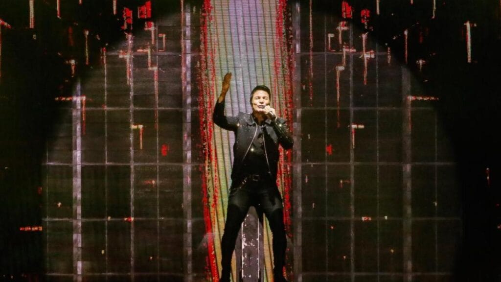 Chayanne conquistó Bogotá con una combinación de nostalgia, ritmo y romance en el Coliseo MedPlus