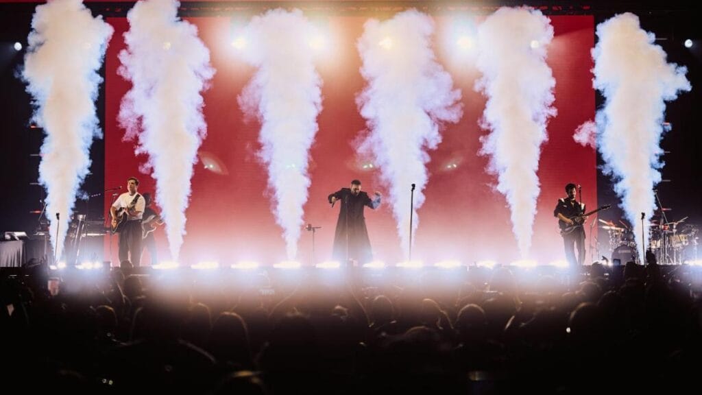 En un concierto emocional, Reik estrena una canción inédita para el público de Bogotá